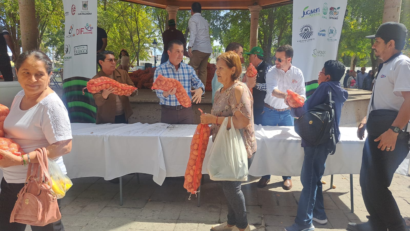 Fotos sobre el Festival Pa' la Papa, ubicada en Plazuela 27 de Septiembre Mochis, Sin