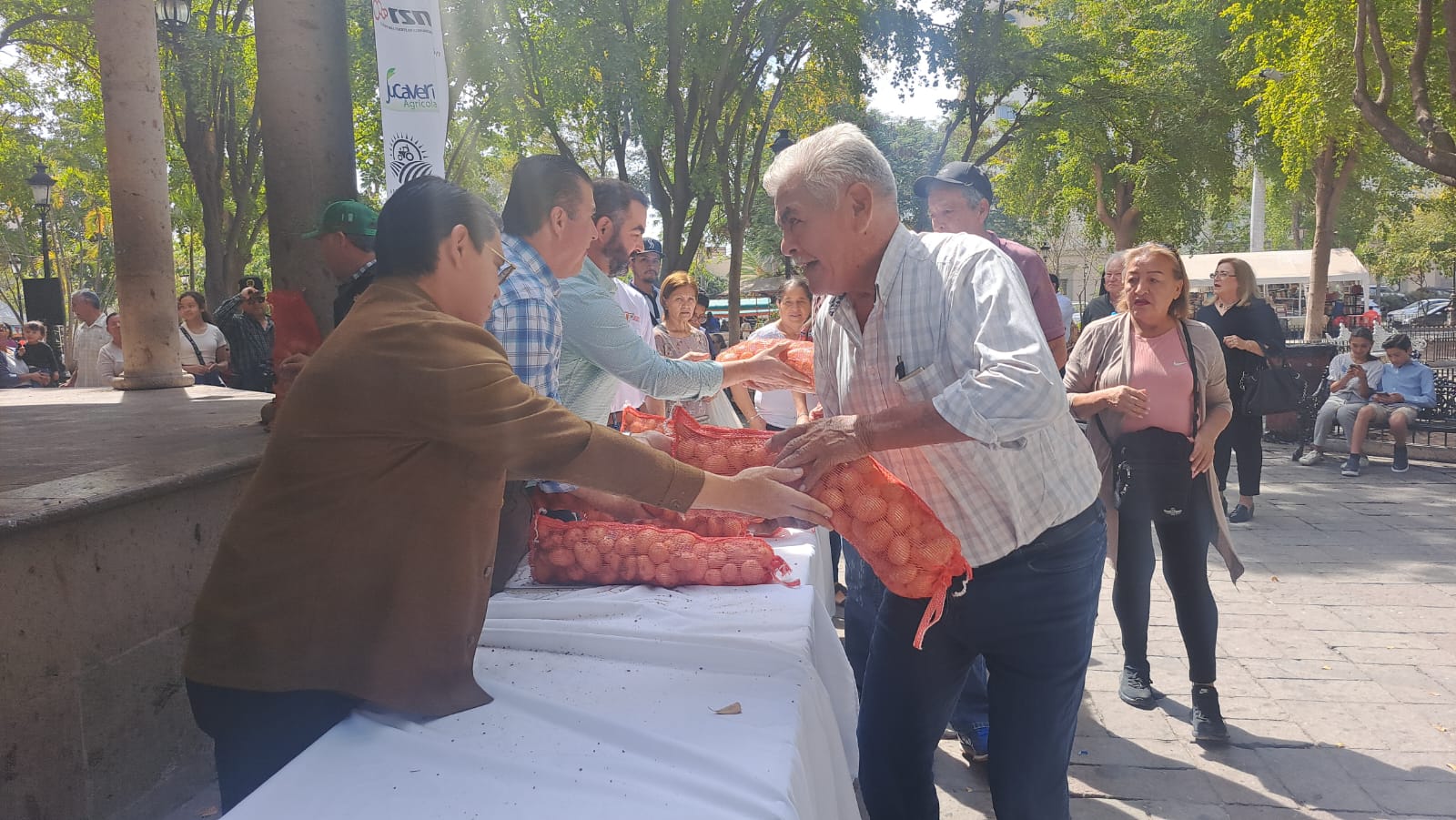 Fotos sobre el Festival Pa' la Papa, ubicada en Plazuela 27 de Septiembre Mochis, Sin