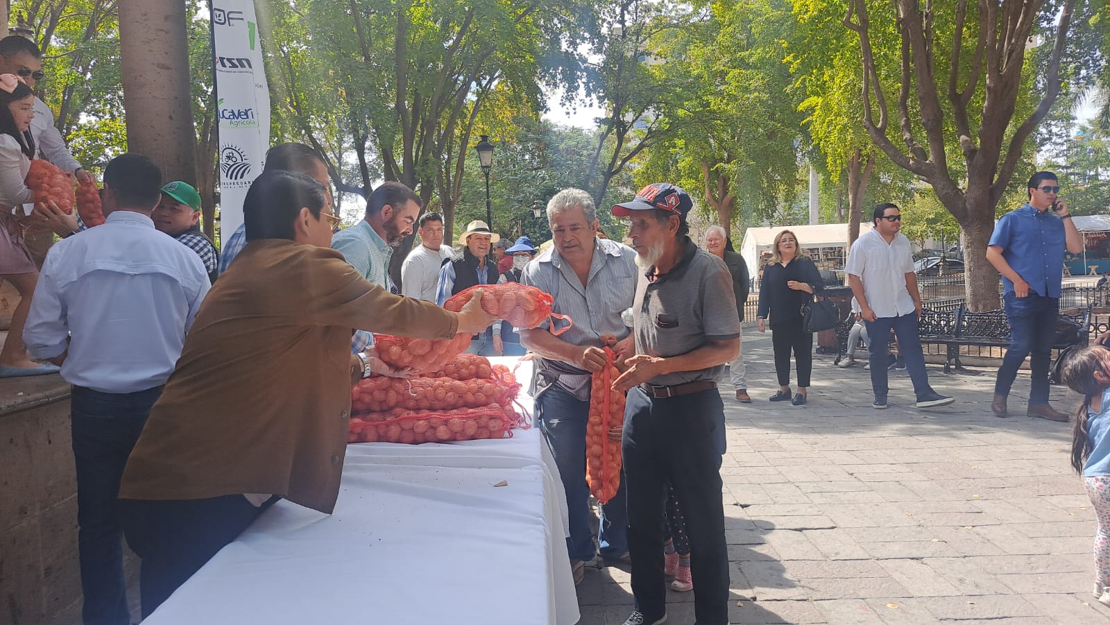Fotos sobre el Festival Pa' la Papa, ubicada en Plazuela 27 de Septiembre Mochis, Sin