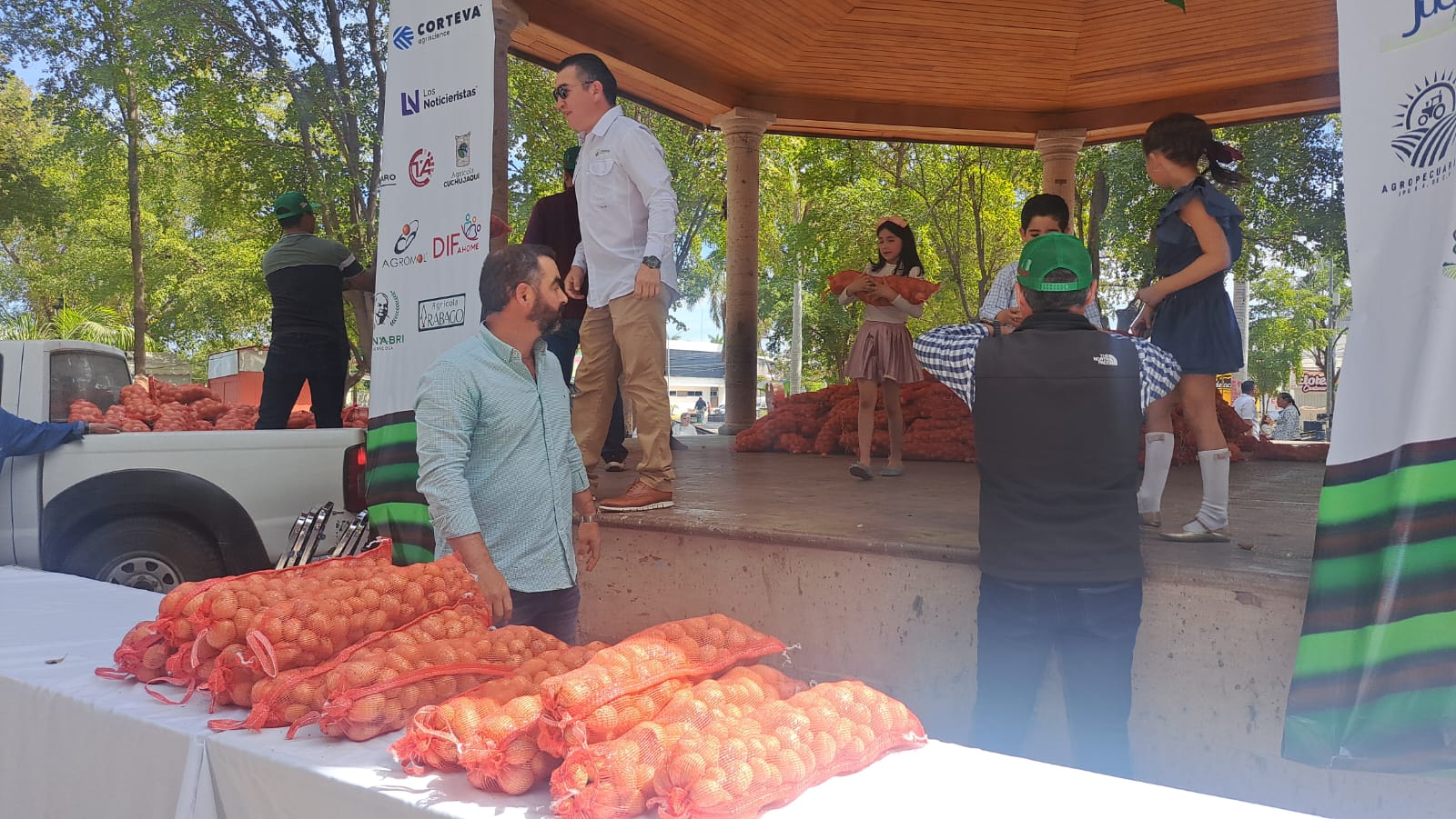 Fotos sobre el Festival Pa' la Papa, ubicada en Plazuela 27 de Septiembre Mochis, Sin