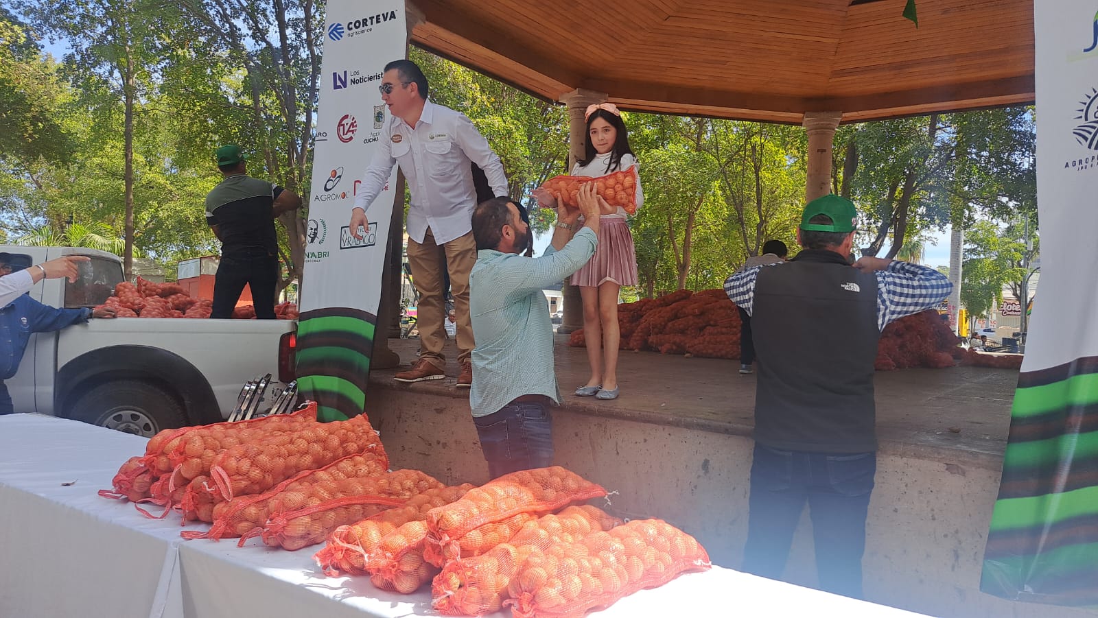 Fotos sobre el Festival Pa' la Papa, ubicada en Plazuela 27 de Septiembre Mochis, Sin