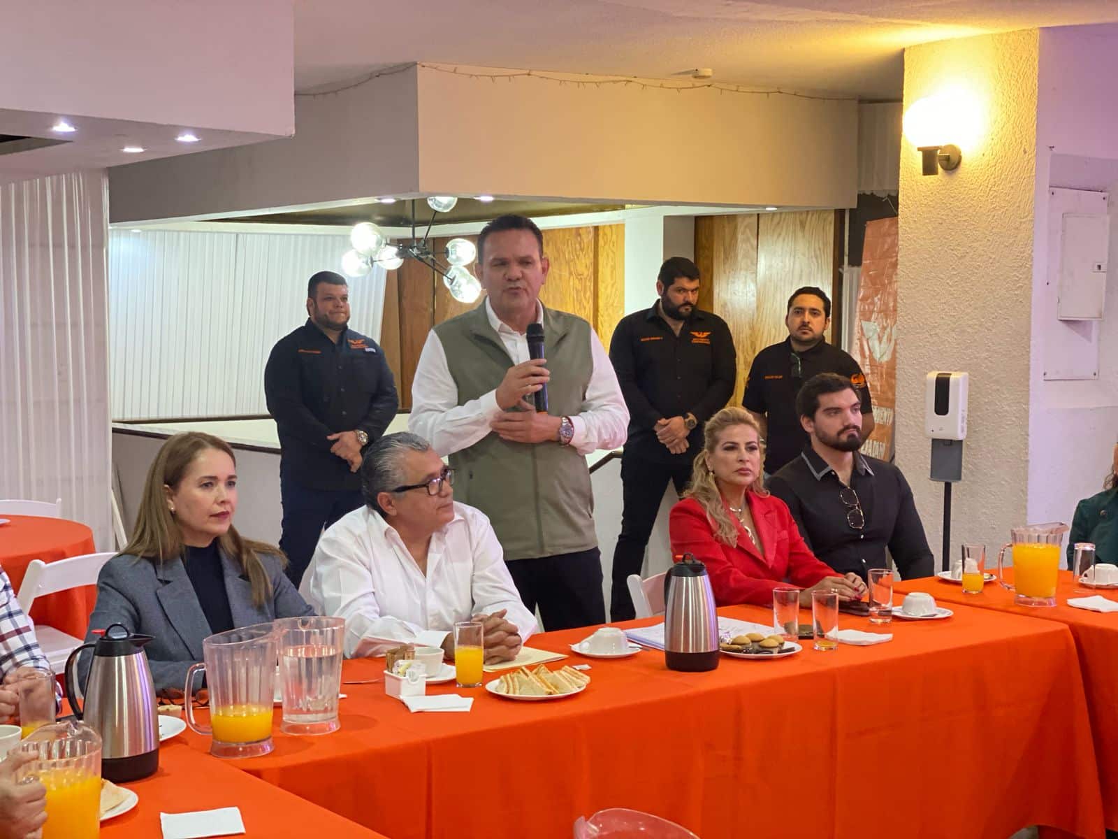 Toma de protesta de Gregorio Hernández como nuevo coordinador estatal de regidores de Movimiento Ciudadano.