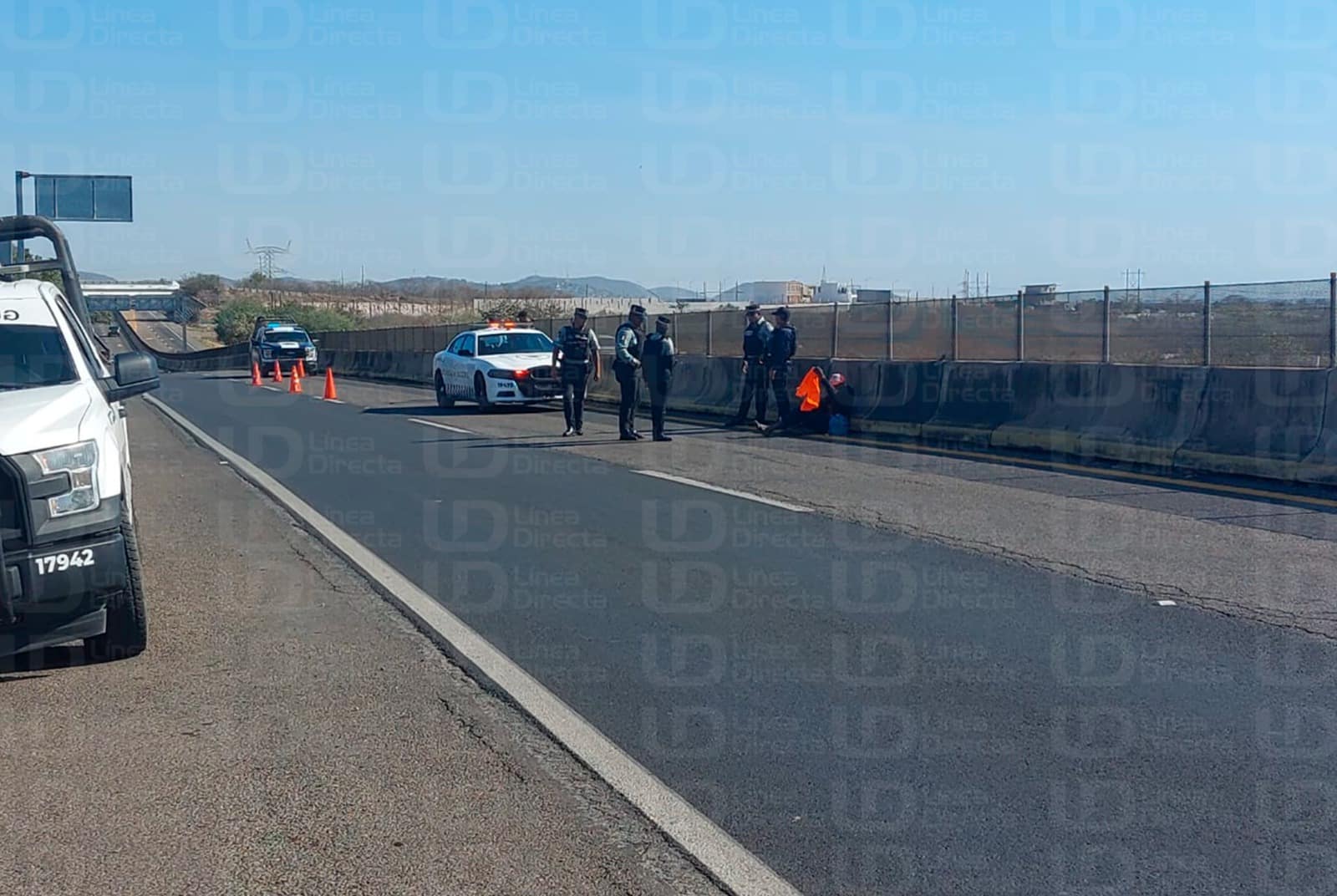 Autoridades resguardaron la zona y conversaron con el hombre que se creía estar atropellado.
