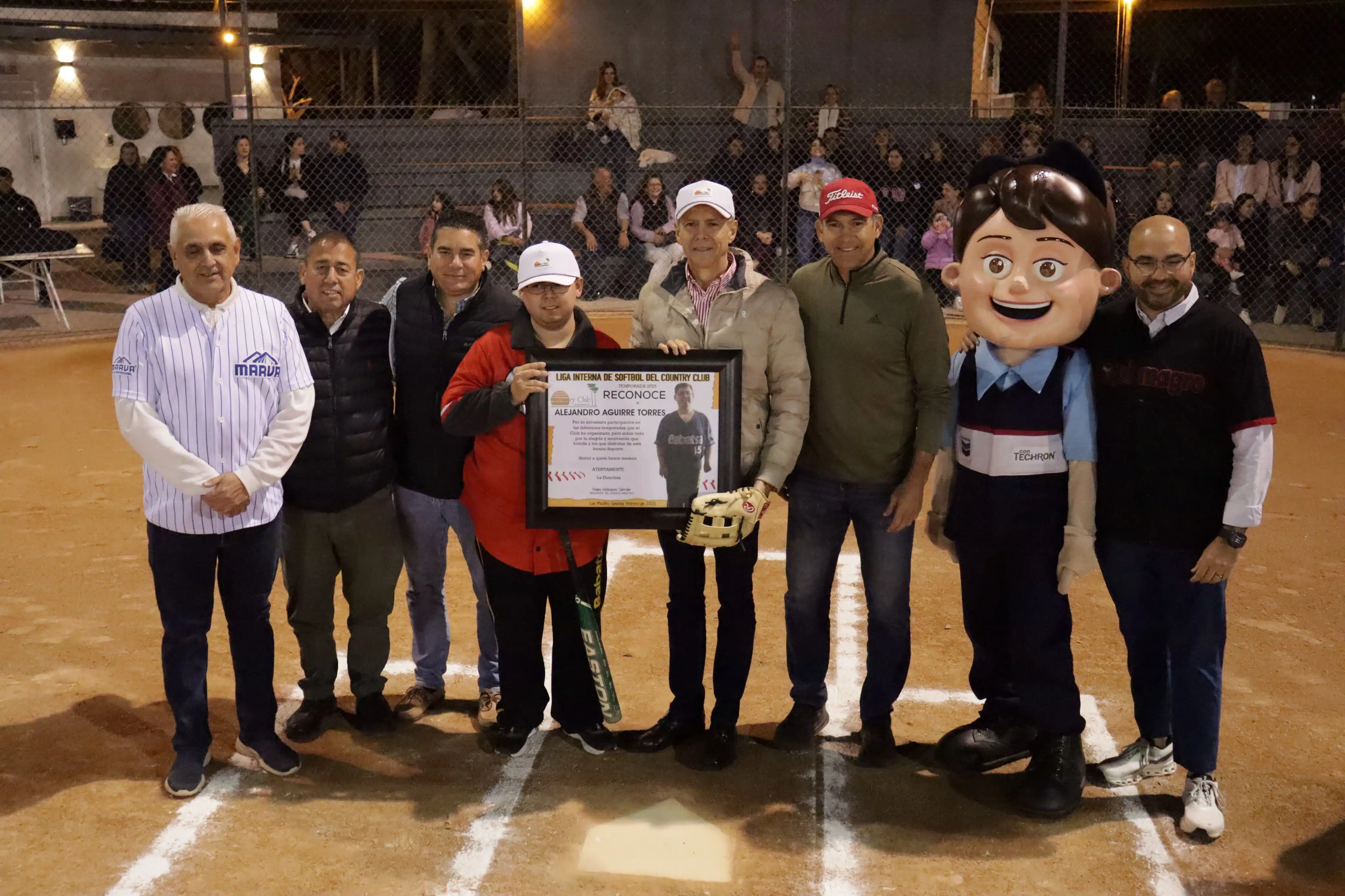 Inauguración del torneo de softball de Country Club en Los Mochis