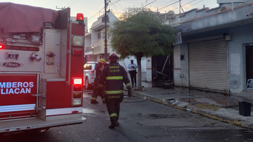 Incendio en Culiacán por quemar basura