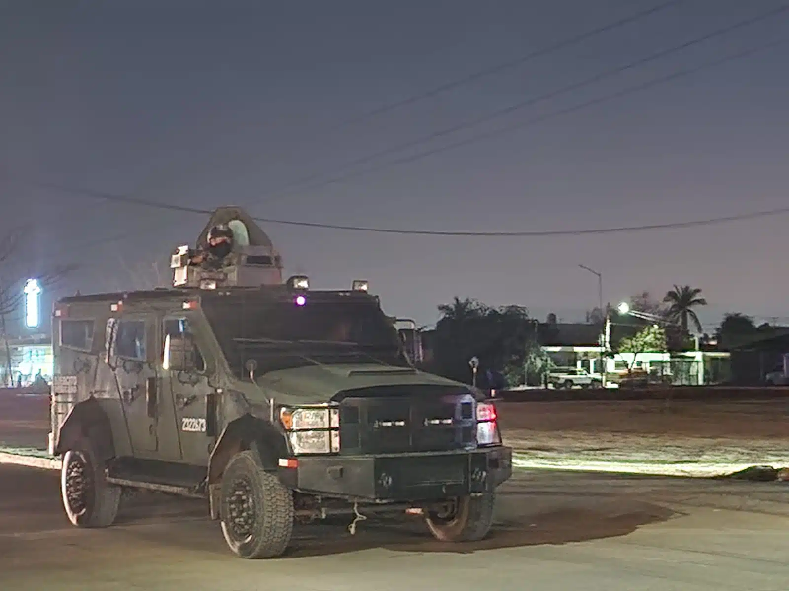 Unidad del Ejército Mexicano presente en el incidente ocurrido en el bulevar Agricultores, Culiacán.