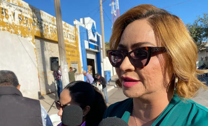 Kenna Leyva Camacho habla con la prensa de Sinaloa