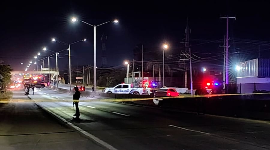 Elementos de seguridad resguardan el perímetro donde ocurrió el ataque