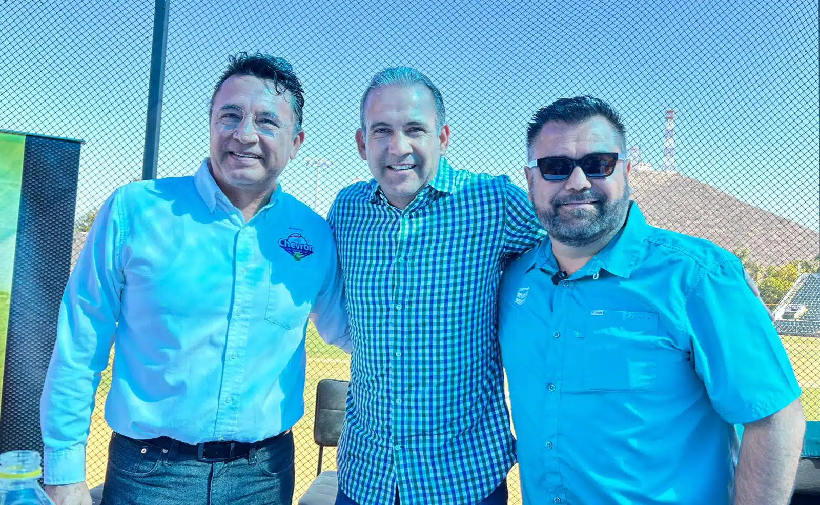 El presidente de la Liga Clemente Grijalva Cota, Alberto Corvera Norzagaray, director del Deporte en Ahome, Marco Antonio Galaviz Ruelas y director de Chevron, Luis Roberto Ontiveros Zaragoza.