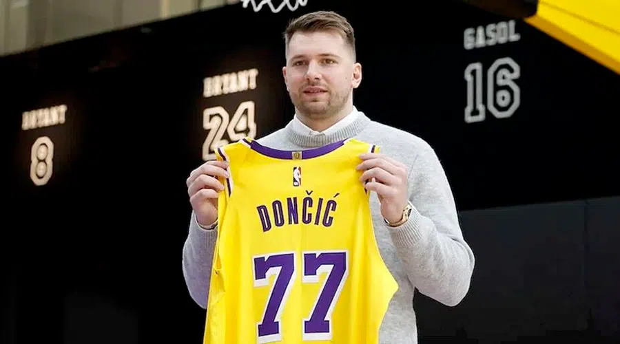 Luka Doncic en su presentacion con los Lakers