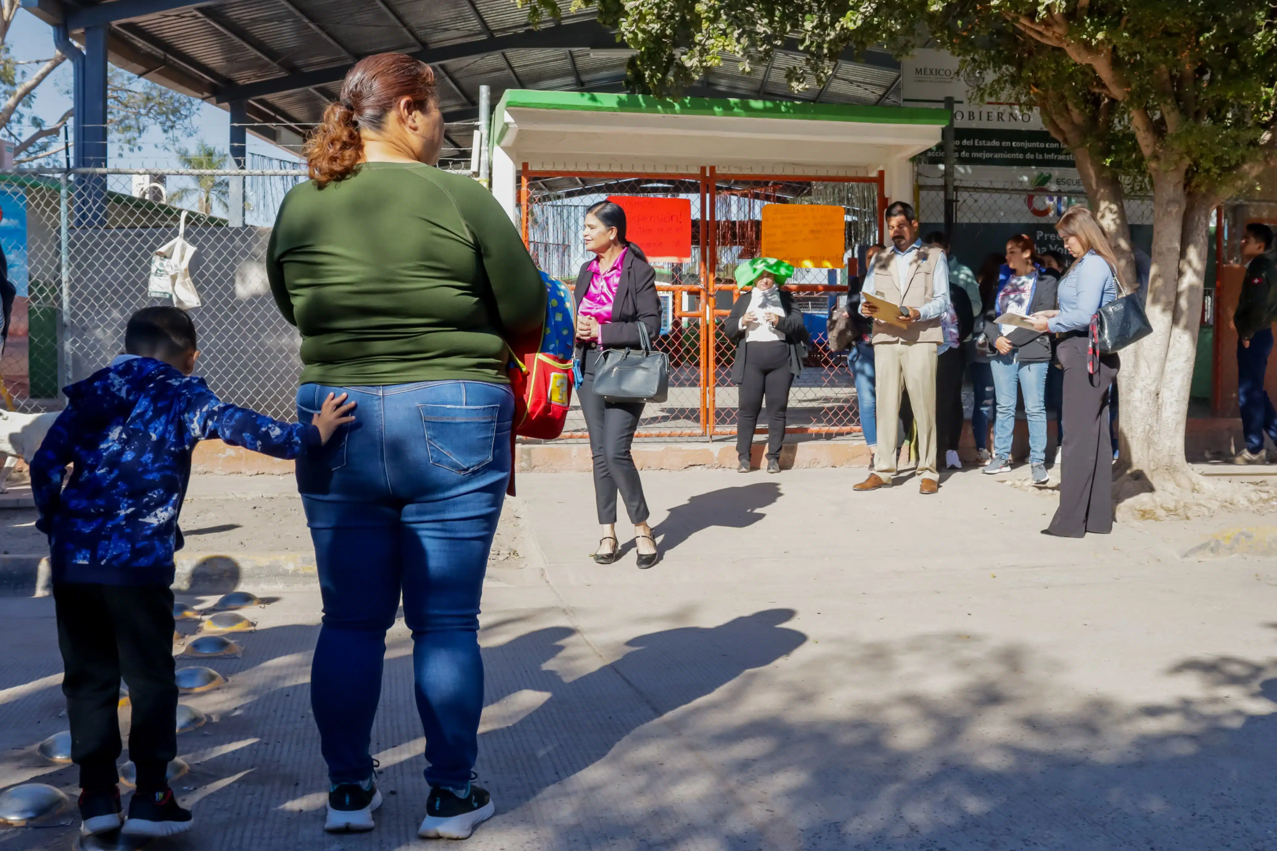 Madres toman el kínder Bertha Von Glümer en San Miguel