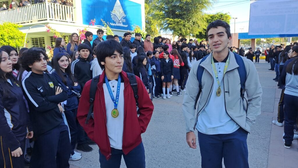 Medallistas de Olimpiada Nacional de Química de la Prepa Guamúchil UAS