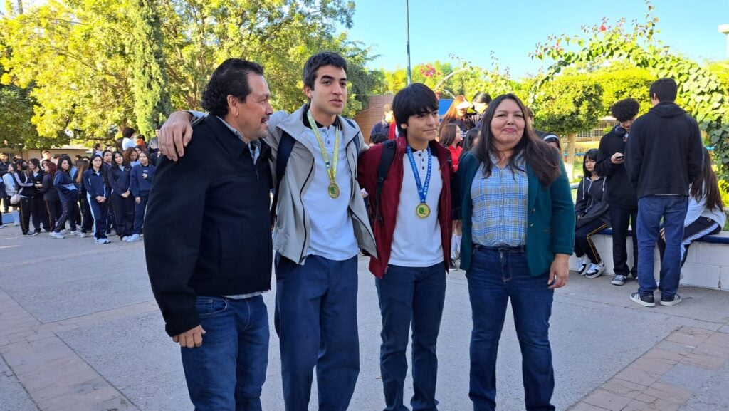 Medallistas de Olimpiada Nacional de Química de la Prepa Guamúchil UAS