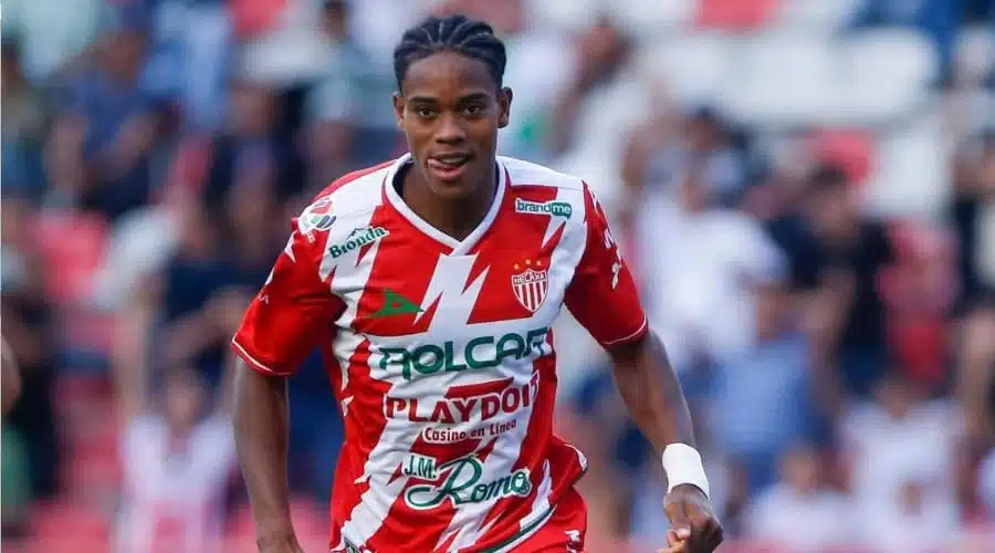 Diber Cambindo, futbolista colombiano de Necaxa