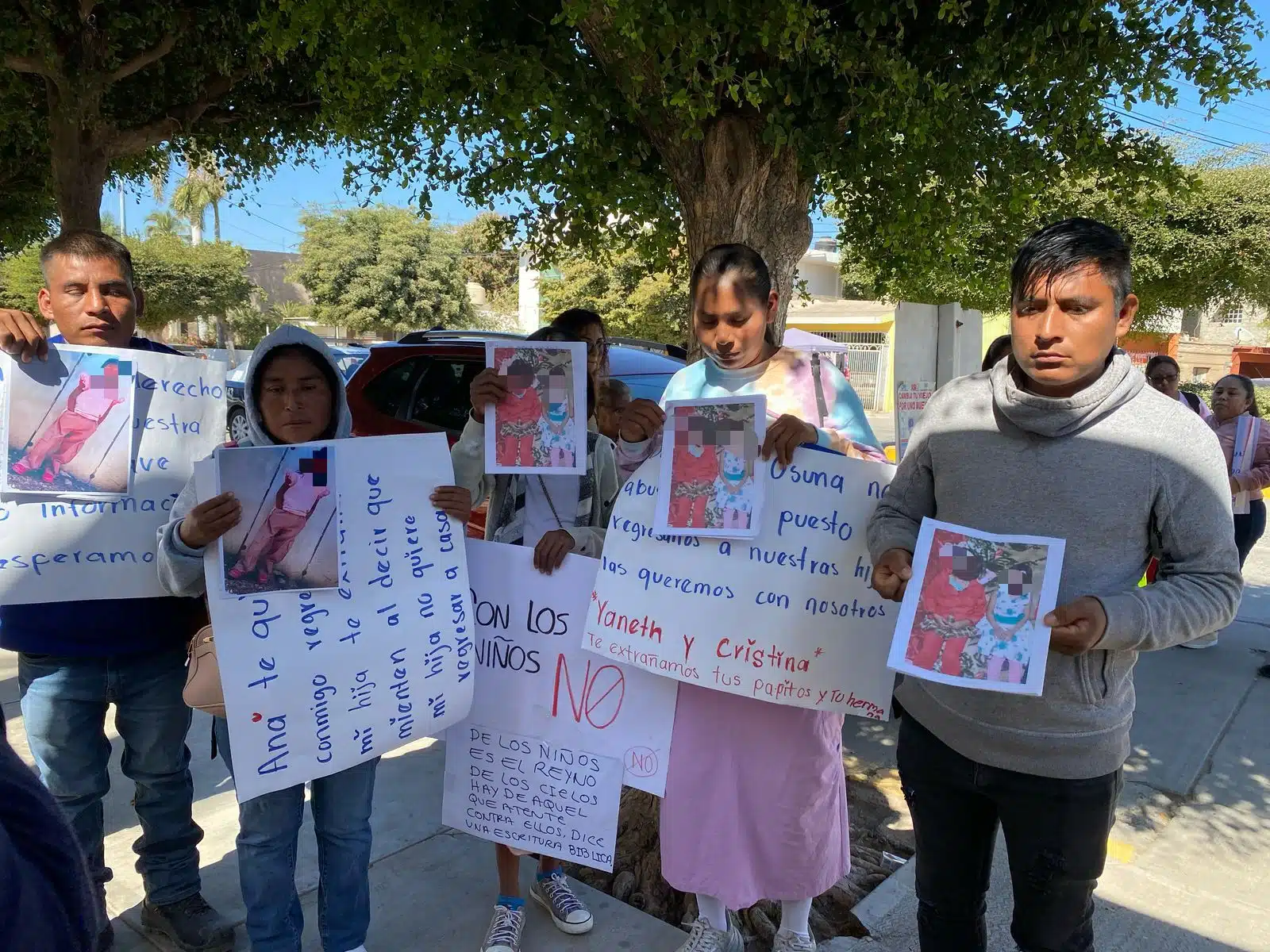 Familiares de las de niñas resguardadas en Guasave.