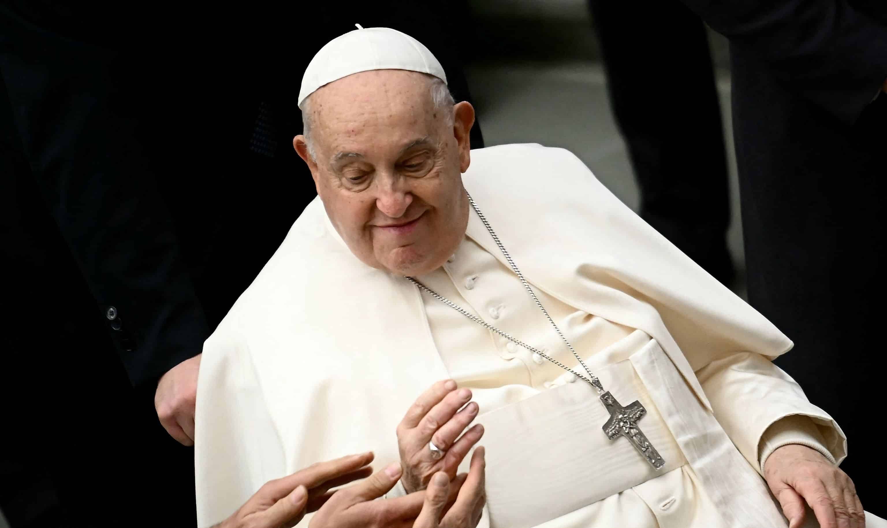 Por recomendación médica, el papa Francisco tendrá 