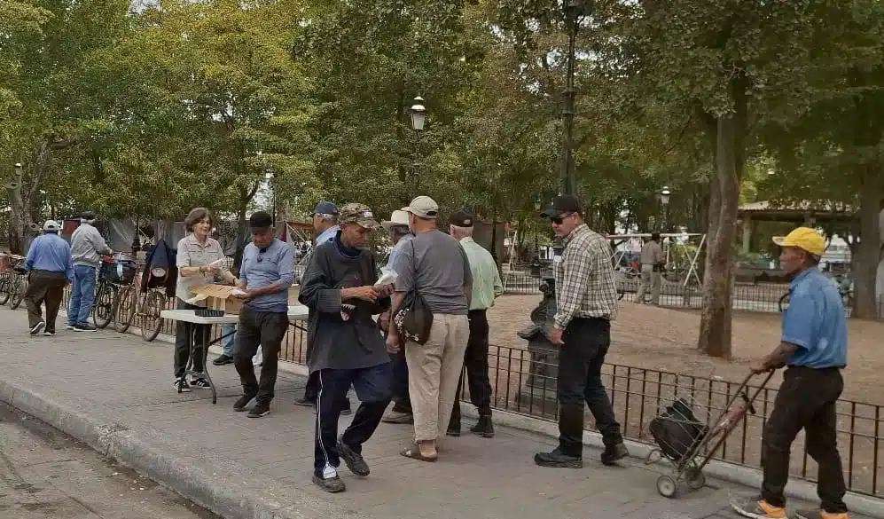 Personas sin hogar en la plazuela