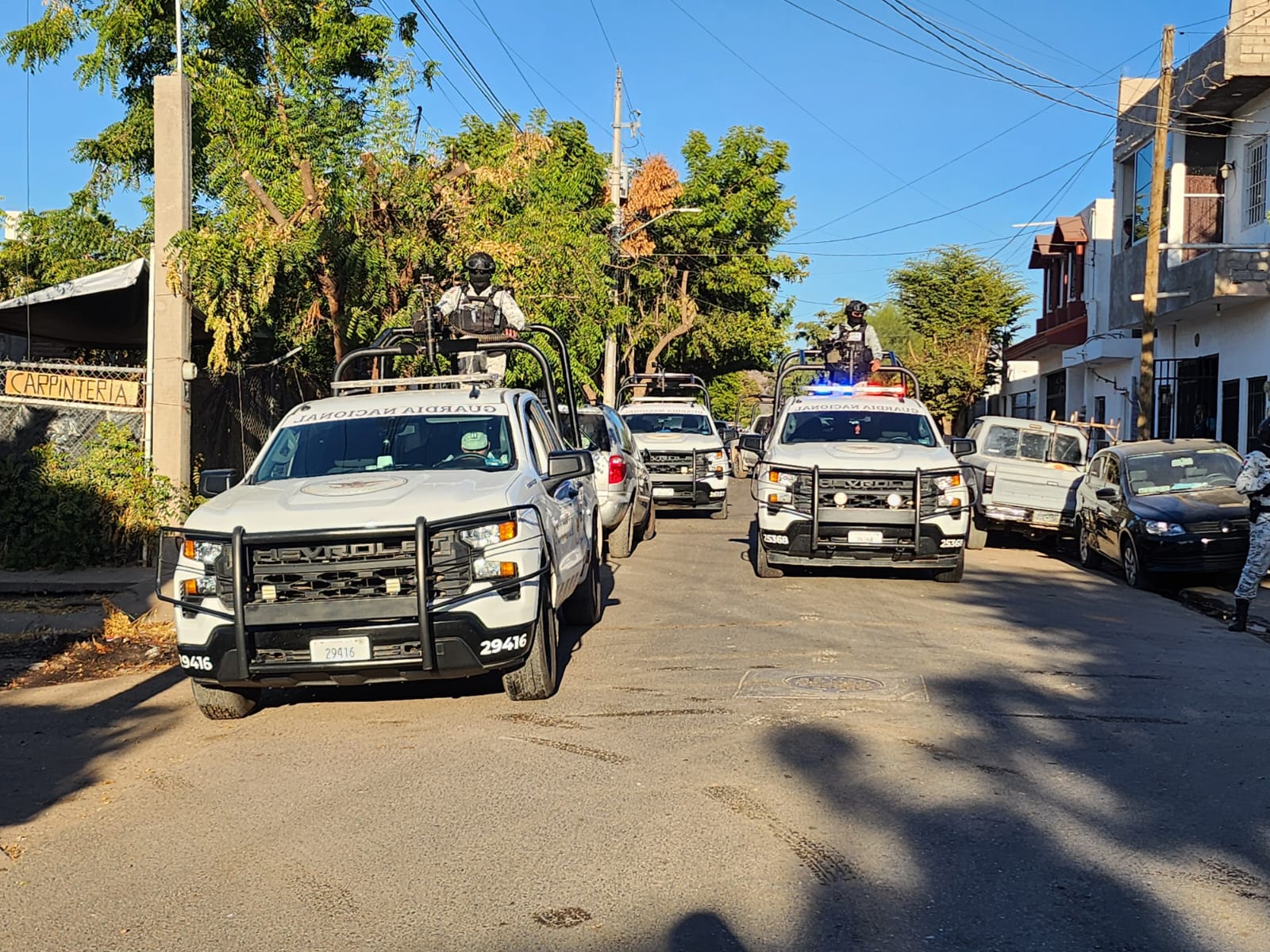 Vehículos de la Guardia Nacional