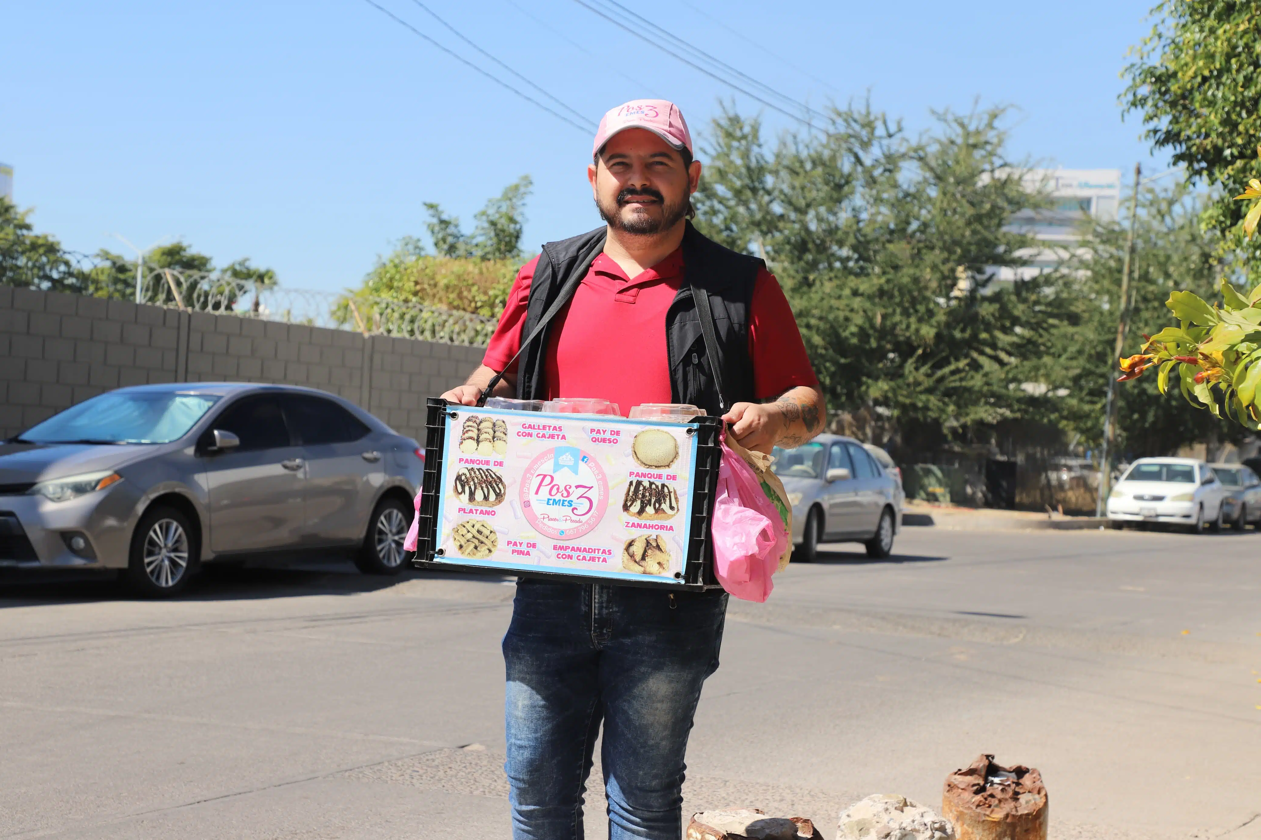 Ángel Arteaga, padre de los gemelos y emprendedor del negocio de postres “Pos3 Emes”.