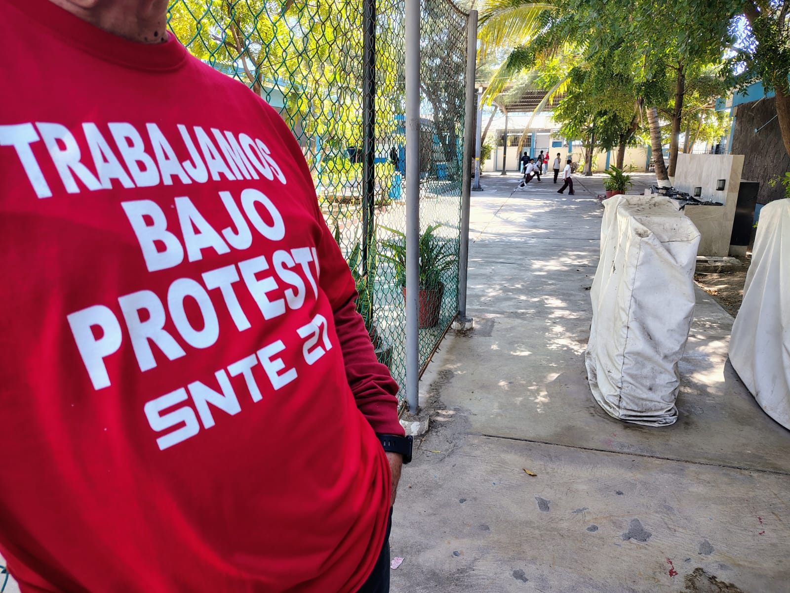 Camisa de los profesores SNTE 27 en manifestación