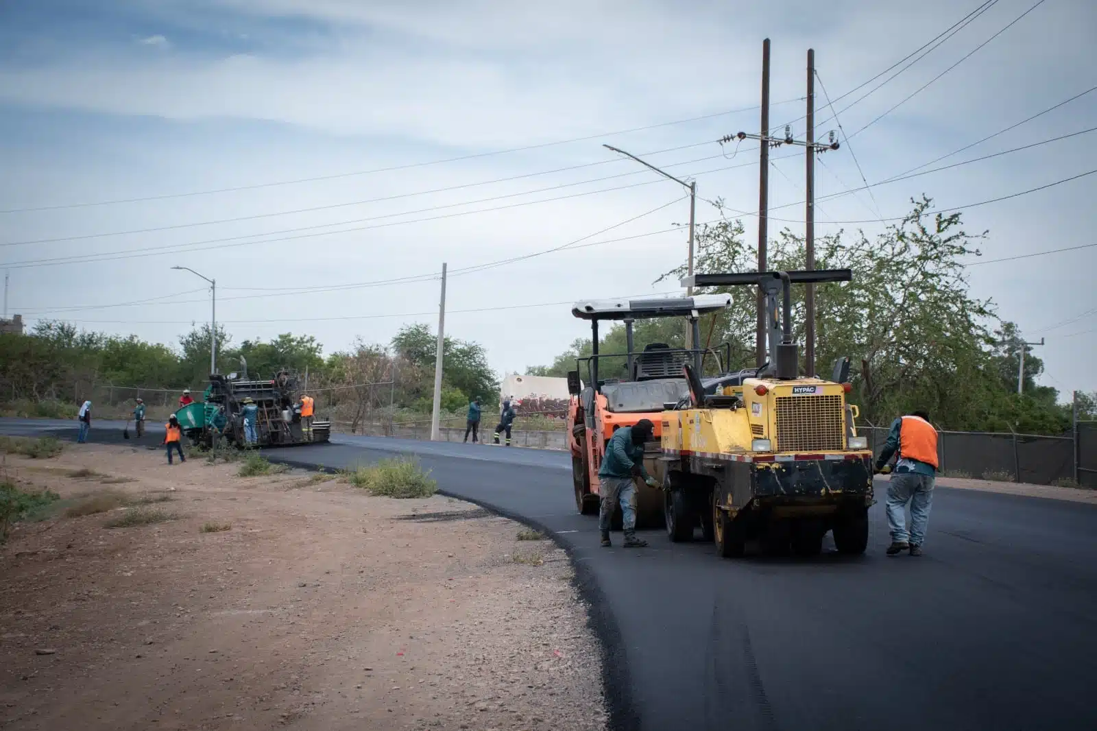 Trabajos de reencarpetado en Culiacán