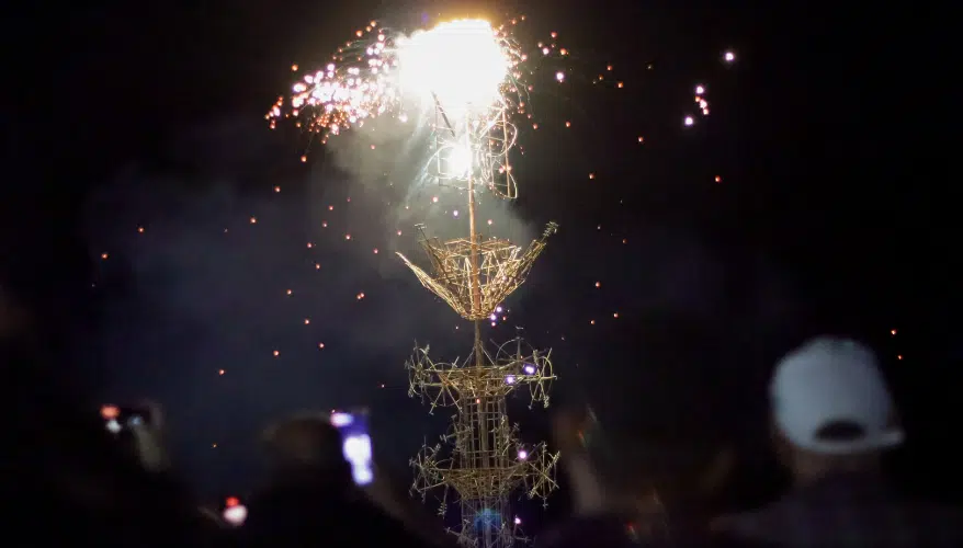 Quema del Castillo durante carnaval de Topolobampo