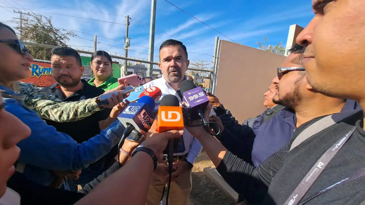 Entrevista de la prensa de Sinaloa a Roberto Osuna