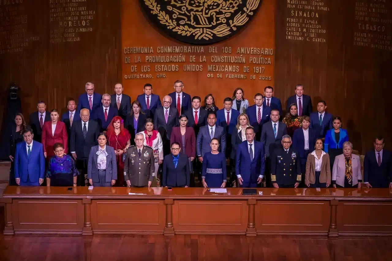 Rocha asiste a conmemoración 108 aniversario constitución