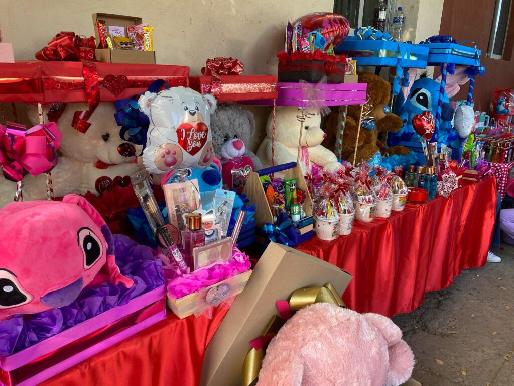 Accesorios y regalos de San Valentín en venta en Guasave.