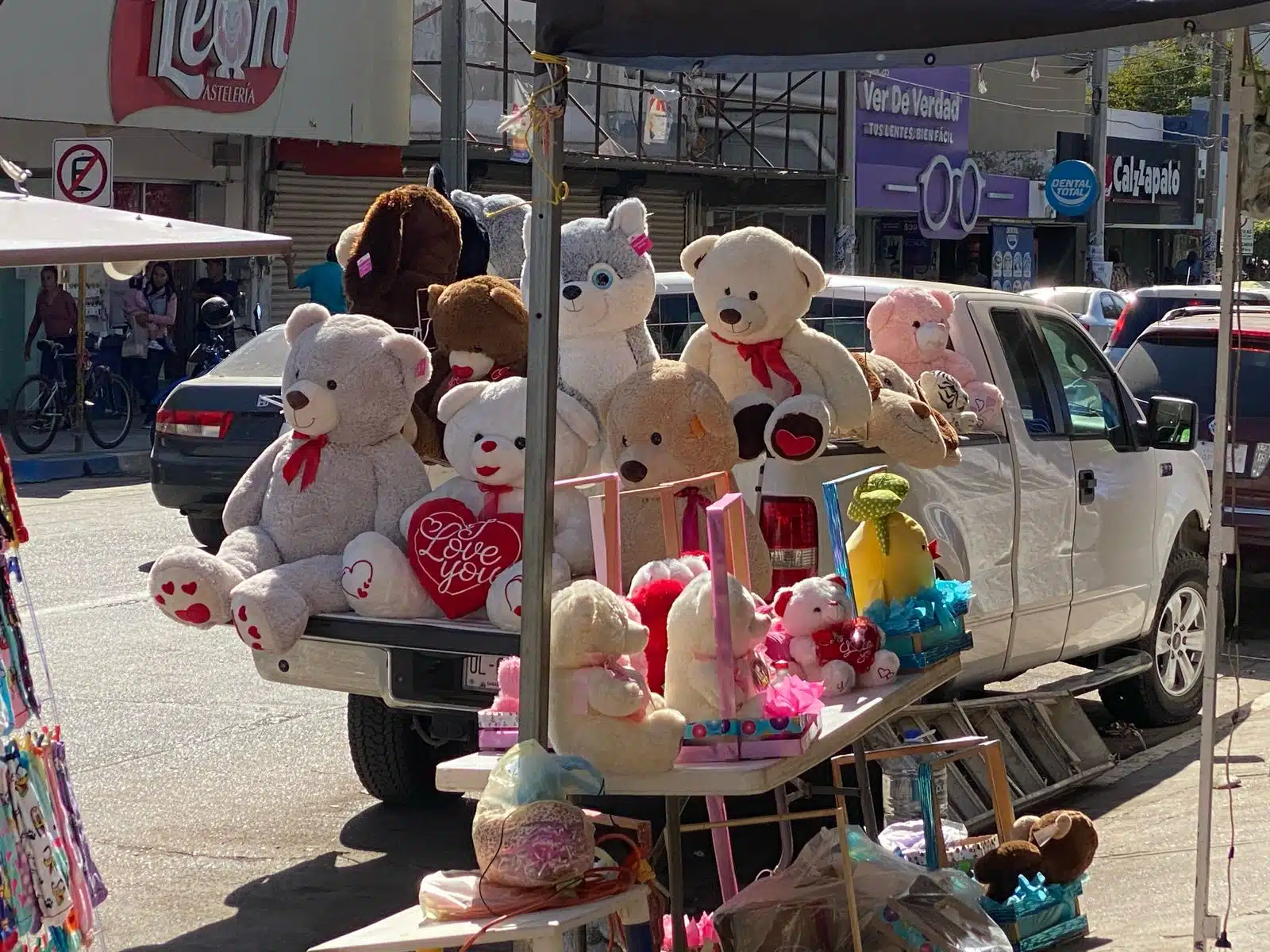 Accesorios y regalos de San Valentín en venta en Guasave.