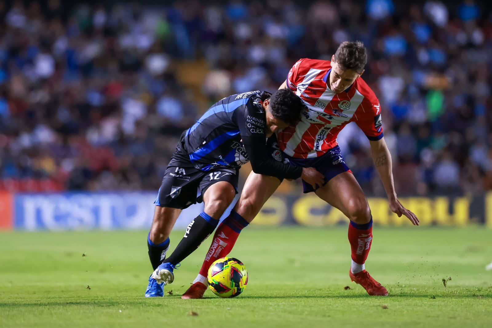 Juego entre Santos y Necaxa.