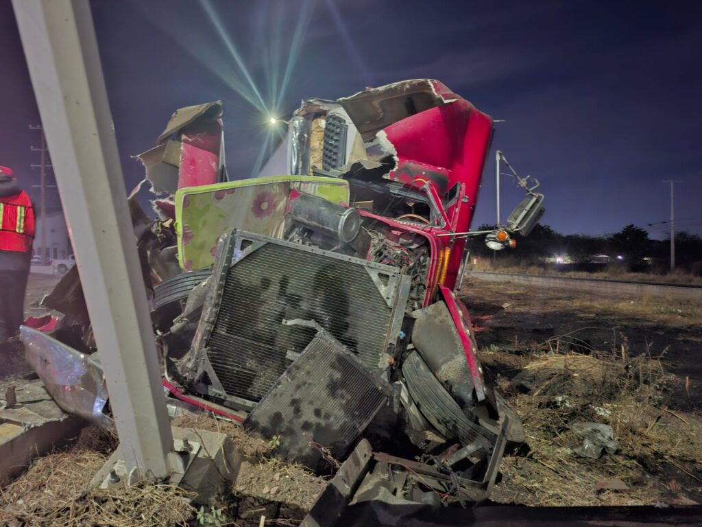 Choque de tráileres en Culiacán