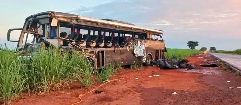 Tragedia en Brasil; accidente de autobús deja 12 estudiantes muertos