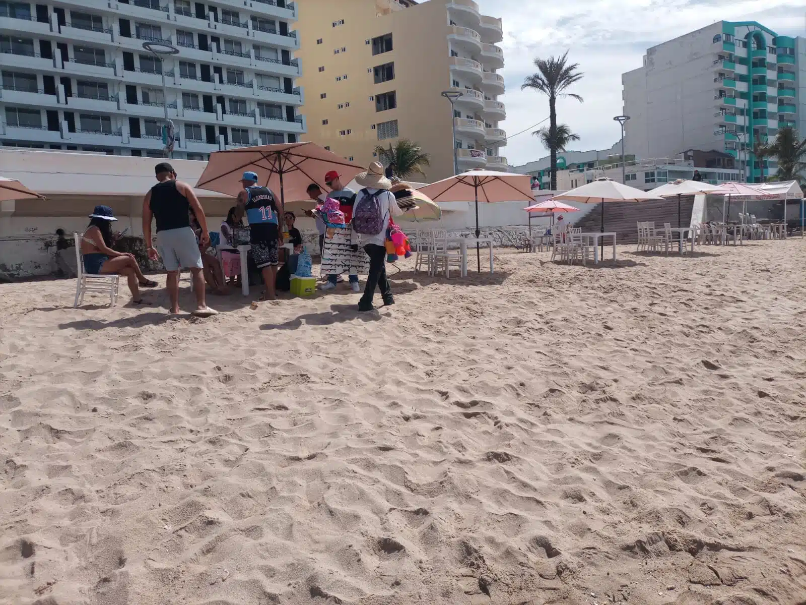 Playa de Mazatlán, lugar de vendedores ambulantes