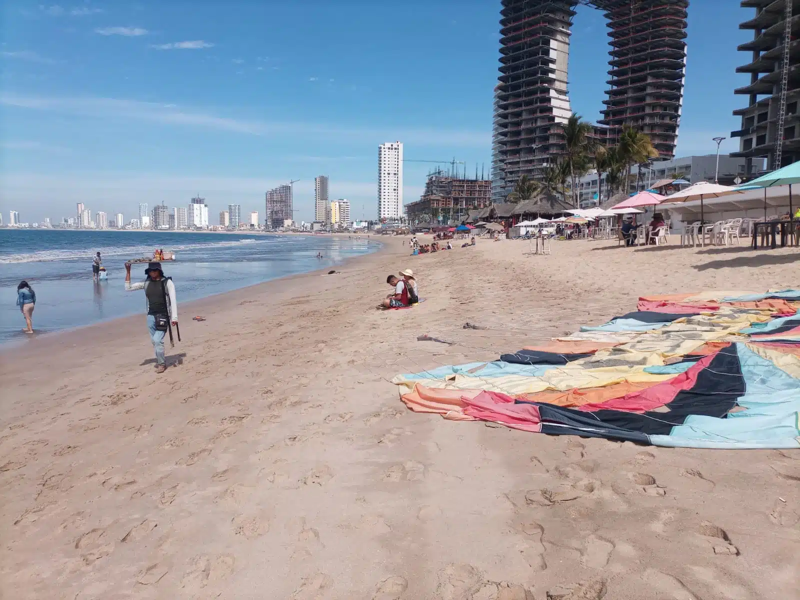 Playa de Mazatlán, lugar de vendedores ambulantes