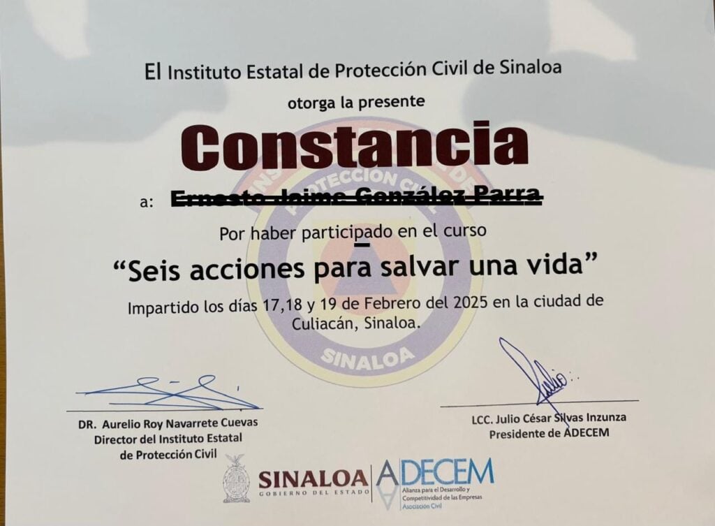 Protección civil recibe constancia por concluir el curso de salvar vidas