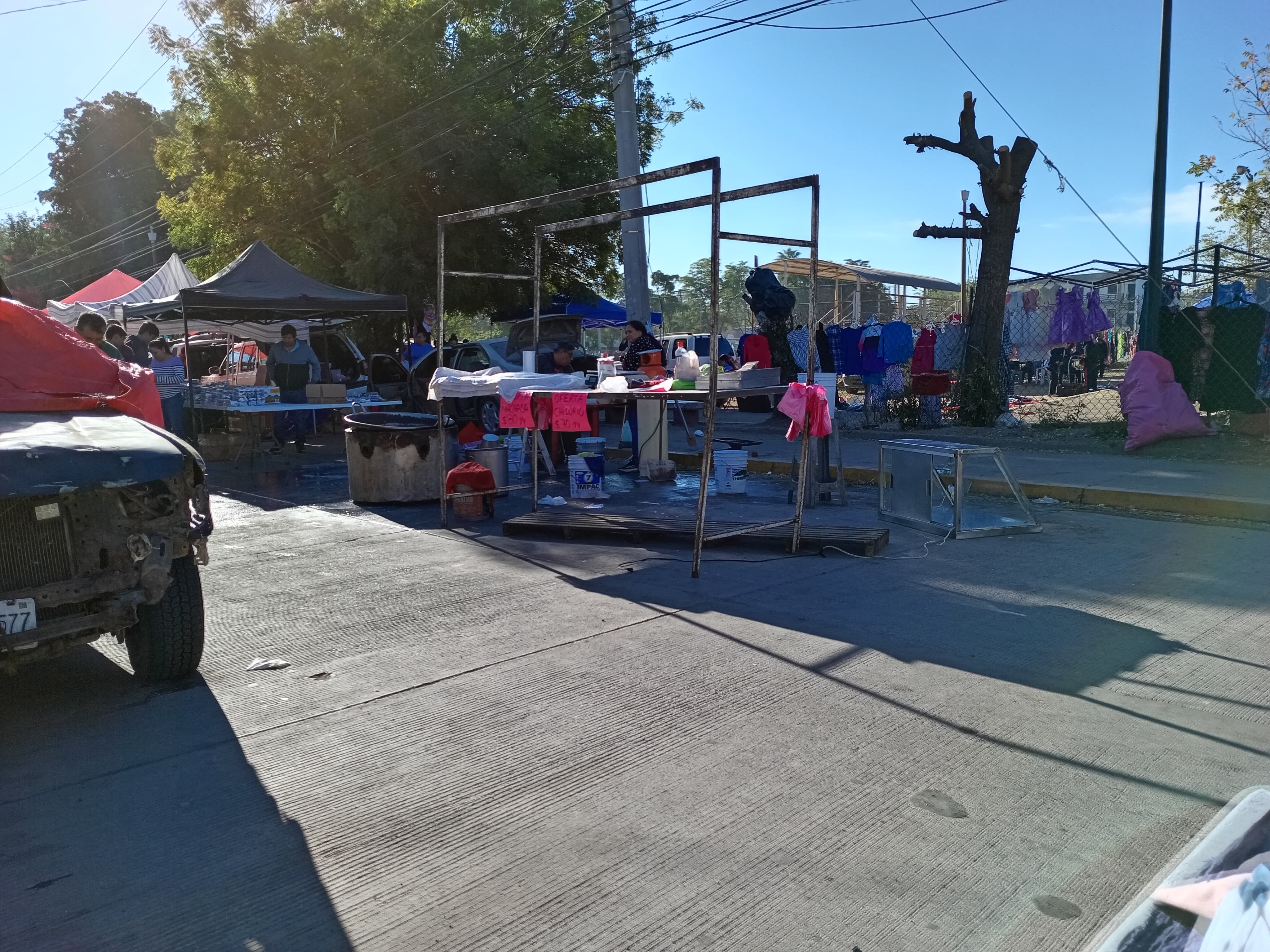 Accidente en tianguis de la Lombardo Toledano