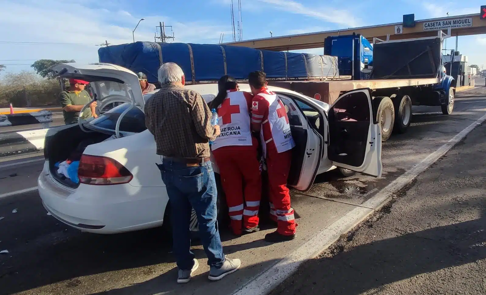 accidente en caseta de cobro de San Miguel