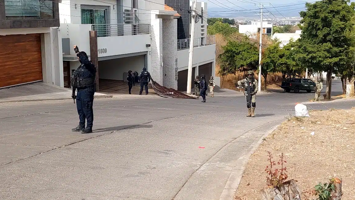 Elementos del Ejército Mexicano en domicilio atacado a balazos