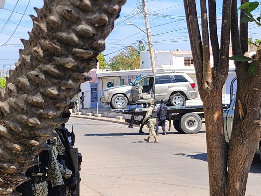 Camioneta con blindaje artesanal nivel 5 que fue abandonada durante “topón”