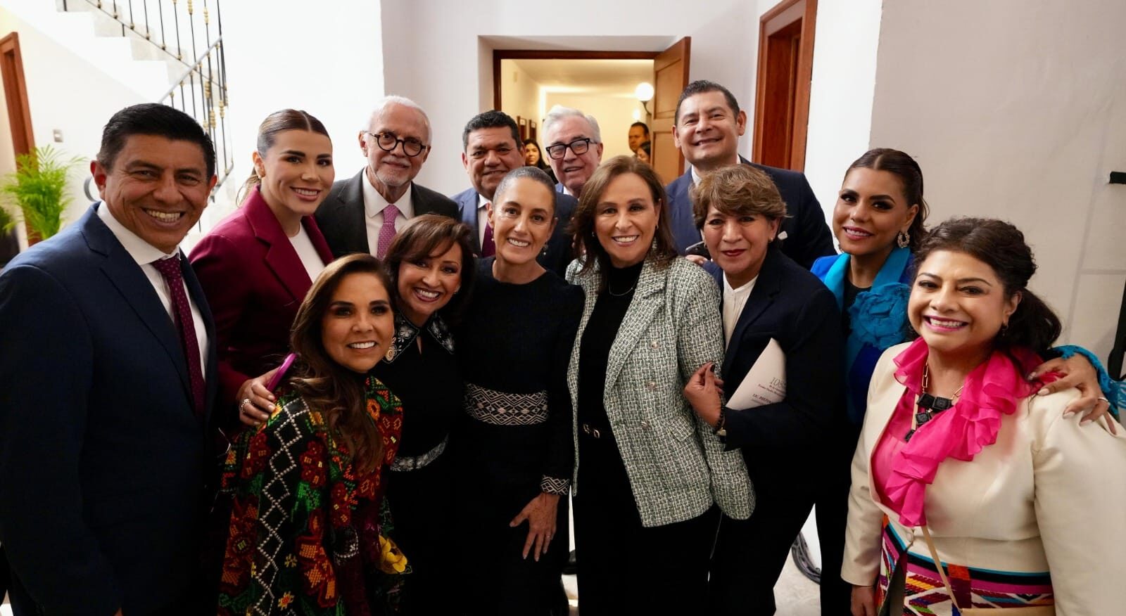 Gobernador Rubén Rocha Moya junto a la presidenta Sheinbaum en la conmemoración del 108 aniversario de la Constitución de 1917.