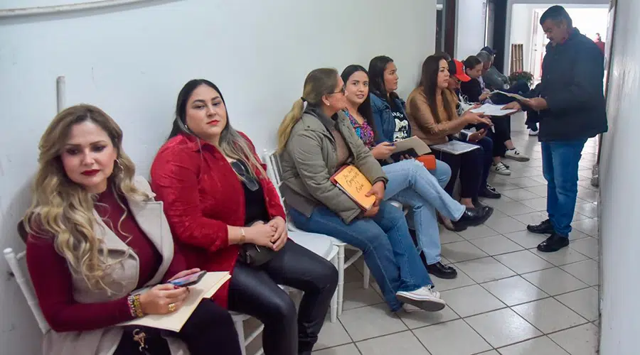 Filas para el proceso del plebiscito de síndico en el municipio de Ahome