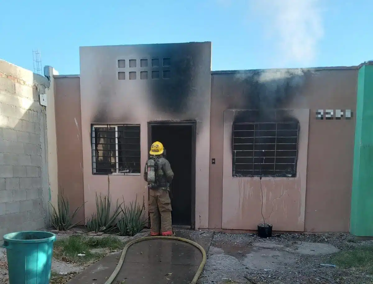 Casa incendiada en Las Canteras, Los Mochis