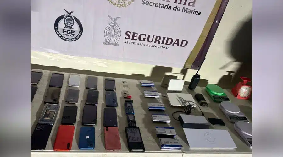 Celulares y armas blancas decomisados en penal de Culiacán