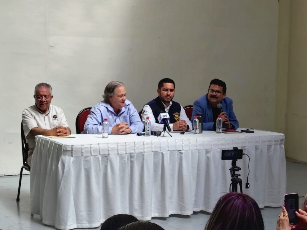 Conferencia de prensa para dar premio de literatura