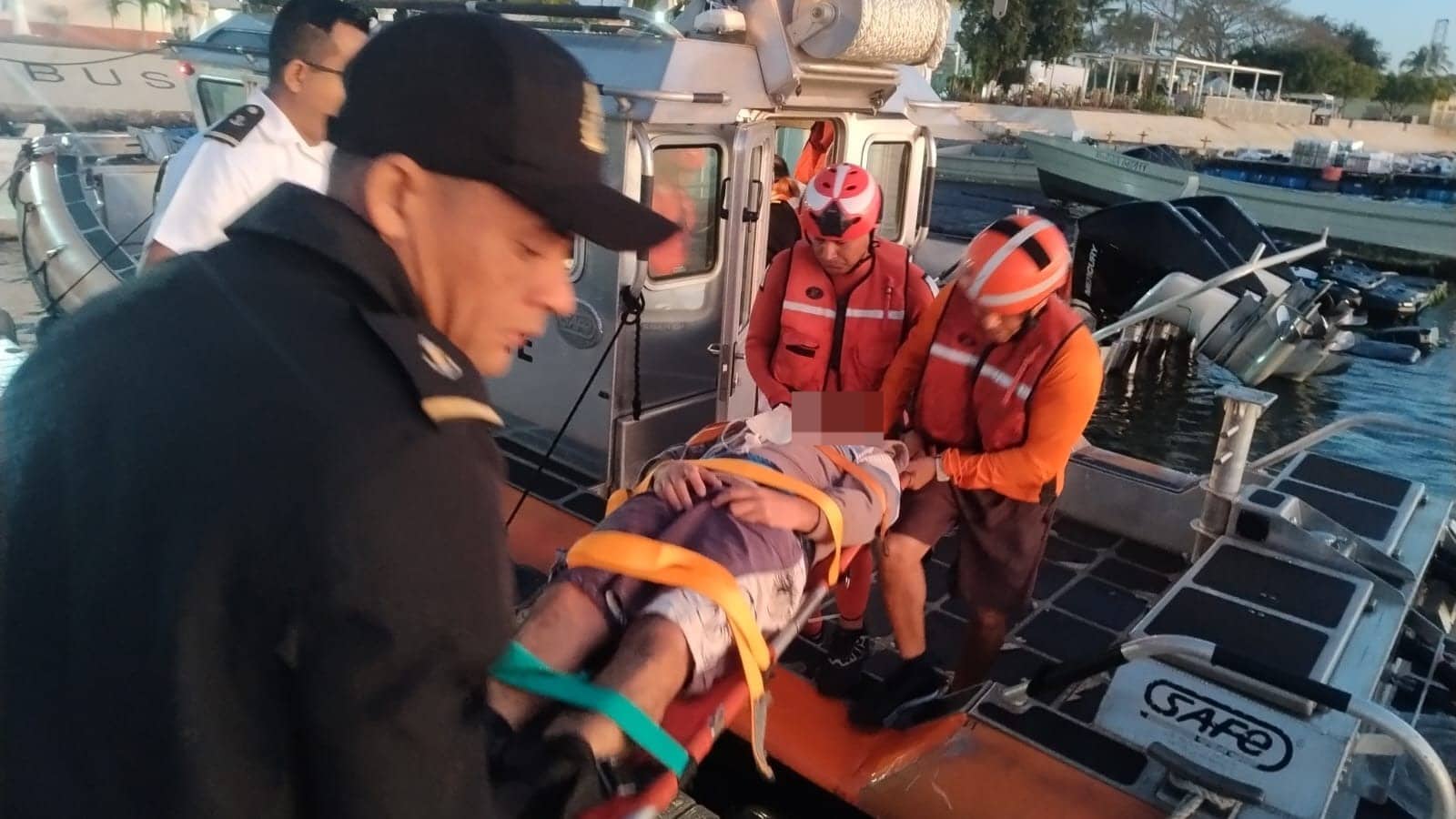Rescate de hombre en mar