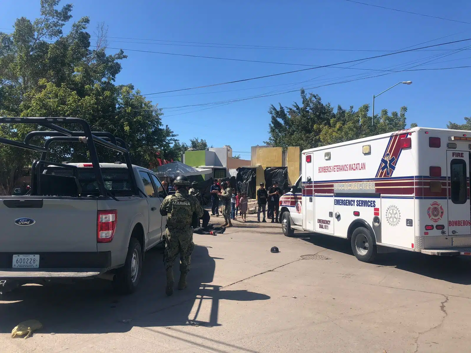 Cuerpos fueron a Auxiliar al joven motociclista que fue chocado