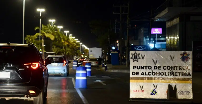 Operativo de alcoholímetro en Mazatlán