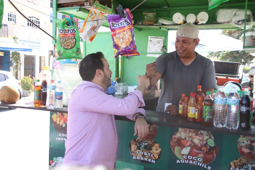 Avanza entrega de apoyos económicos para fortalecer la economía en Mazatlán