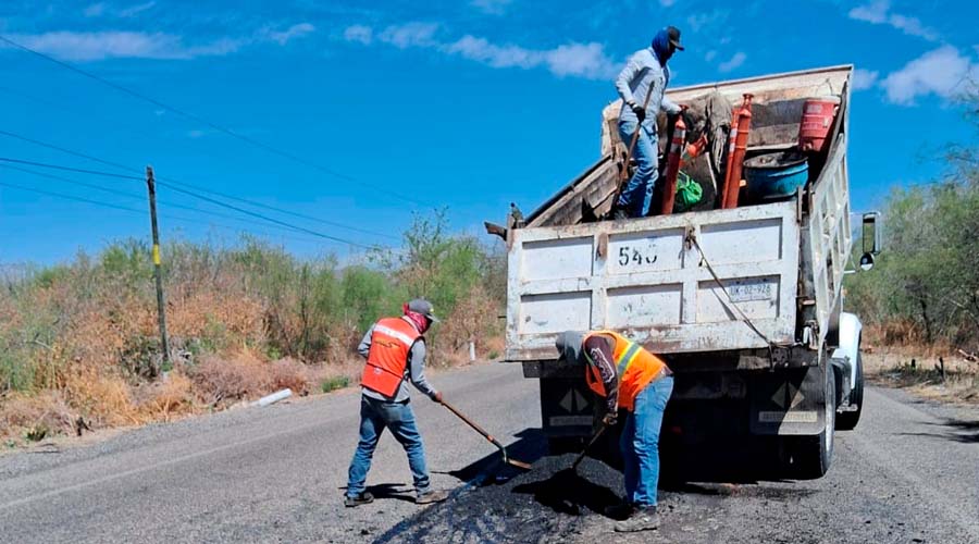 Avanza rehabilitación de caminos Choix